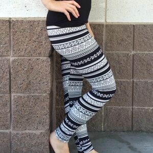 Agnes & Dora XOXO in Faire Isle Black & Gray Leggings NWT in Package LARGE